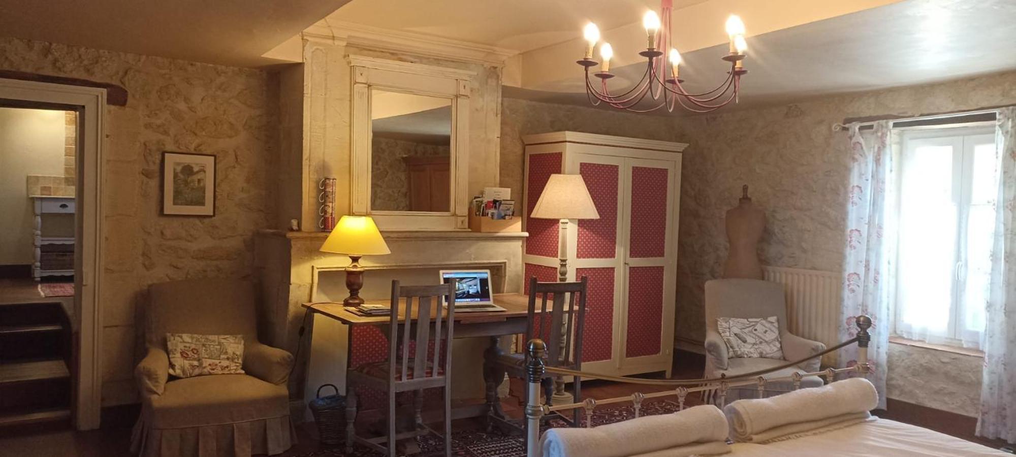 Saint-Michel-de-Fronsac Chambre D'Hotes Spacieuse, Salle De Bain Privative מראה חיצוני תמונה