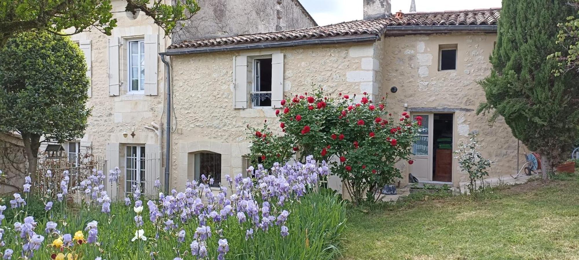 Saint-Michel-de-Fronsac Chambre D'Hotes Spacieuse, Salle De Bain Privative מראה חיצוני תמונה