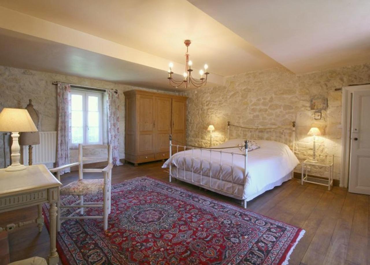 Saint-Michel-de-Fronsac Chambre D'Hotes Spacieuse, Salle De Bain Privative מראה חיצוני תמונה